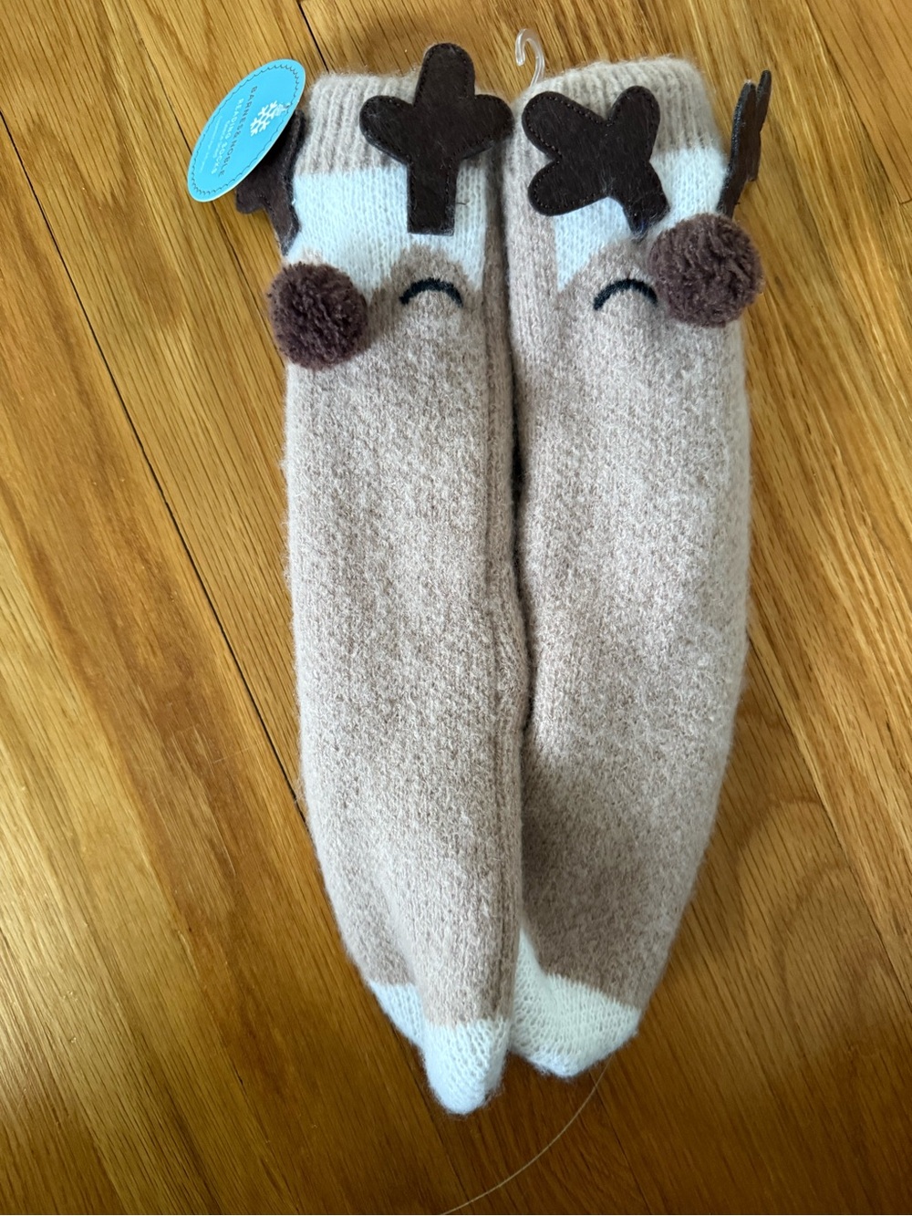 NWT Barnes & Noble Beige and White Reindeer Knee-High Kids Socks